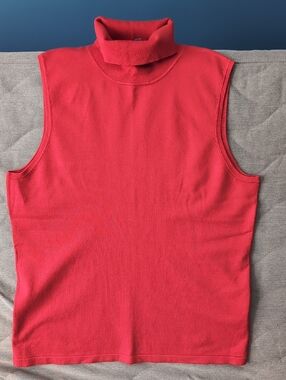 Laura Sleeveless Turtleneck Knit Top in Red XXL